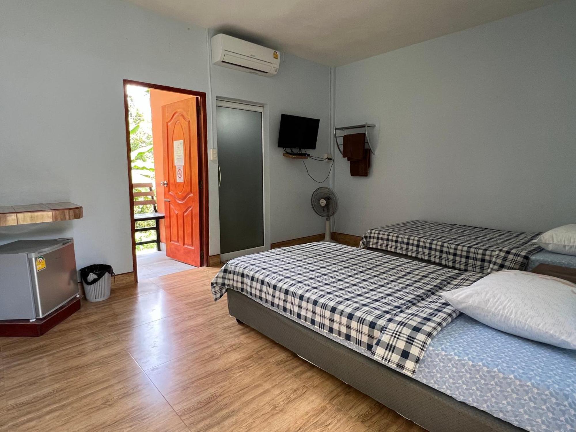 Hotel Baan Suan Tondin Satun Exterior foto