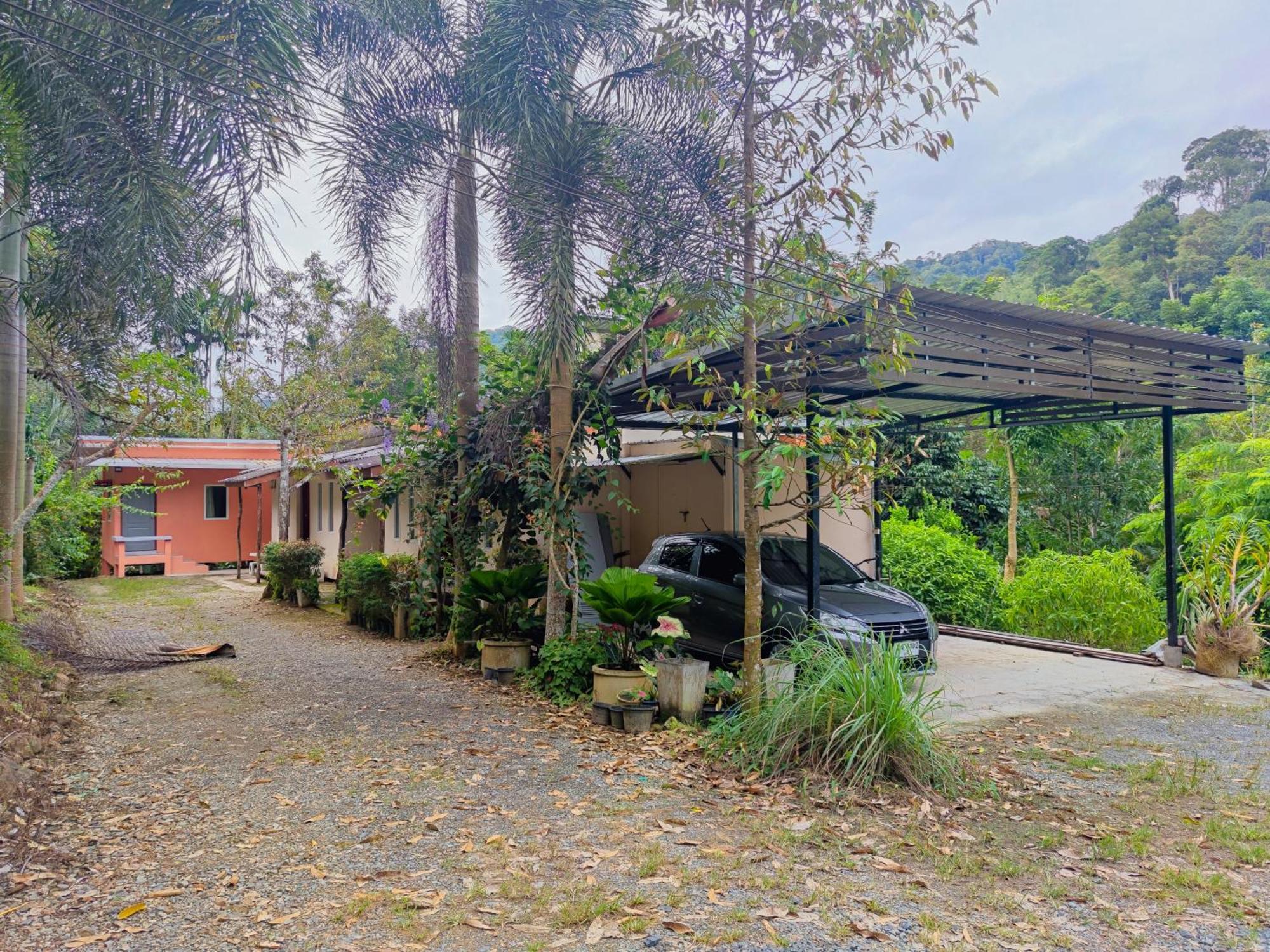 Hotel Baan Suan Tondin Satun Exterior foto