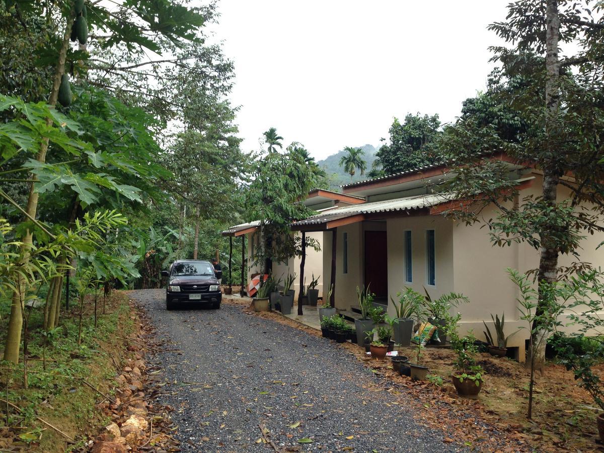 Hotel Baan Suan Tondin Satun Exterior foto